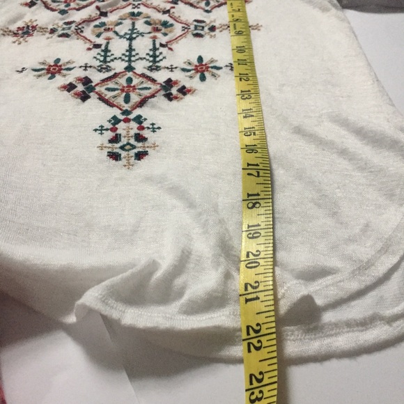 SALE 💥Love on a Hanger / embroidered top - Picture 3 of 7